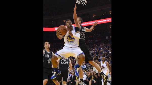 160408014302 manu ginobili leandro barbosa nba san antonio spurs at golden state warriors.1000x563