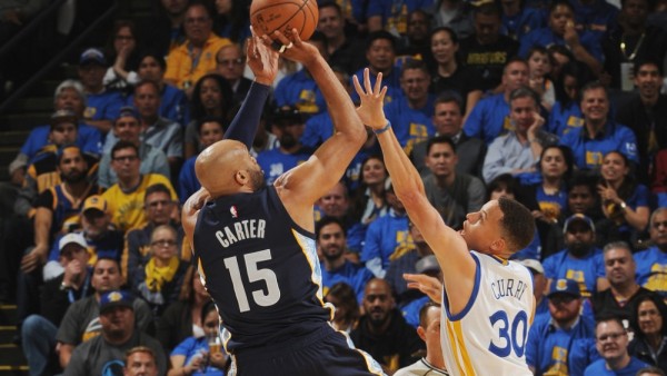 160413225726 vince carter stephen curry memphis grizzlies v golden state warriors.1000x563