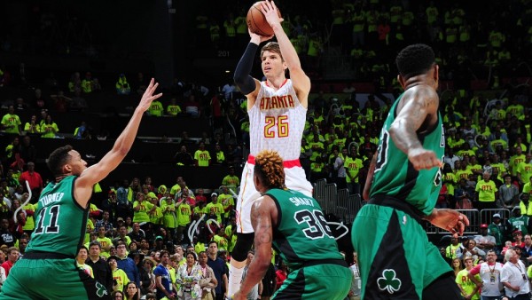 160416225243 kyle korver boston celtics v atlanta hawks game one.1000x563