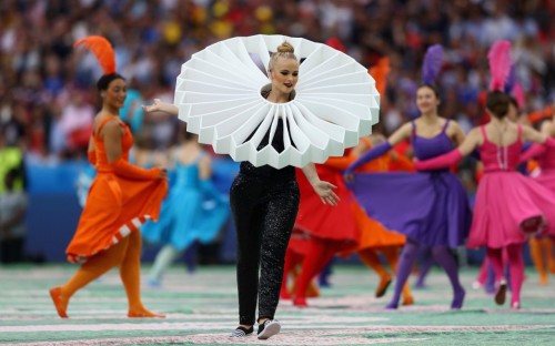 100336540 PARIS FRANCE JUNE 10 Dancers perform during the opening ceremony prior to the UEFA Euro xlarge trans7Ie8PkSw6zJj0WOAbK6sideRZwMibgLAVDjCLxZUNBA