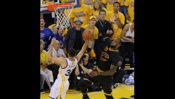 160614100423 stephen curry lebron james nba finals cleveland cavaliers at golden state warriors.1000x563