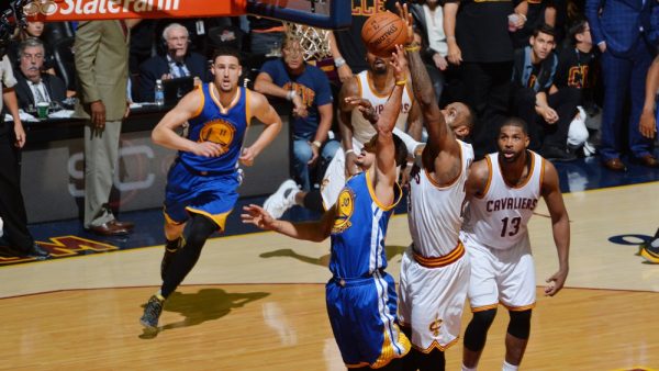 160617000019 lebron james stephen curry 2016 nba finals game six.1000x563