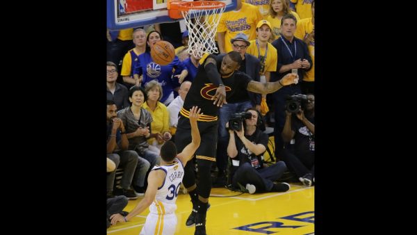160619195426 stephen curry lebron james nba finals cleveland cavaliers at golden state warriors.1000x563