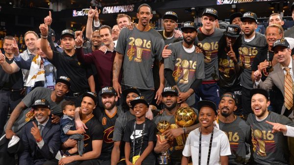 160620001145 kevin love lebron james j r smith matthew delladova 2016 nba finals game 7.1000x563