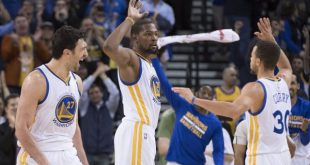 durant high fives curry pachulia emotes