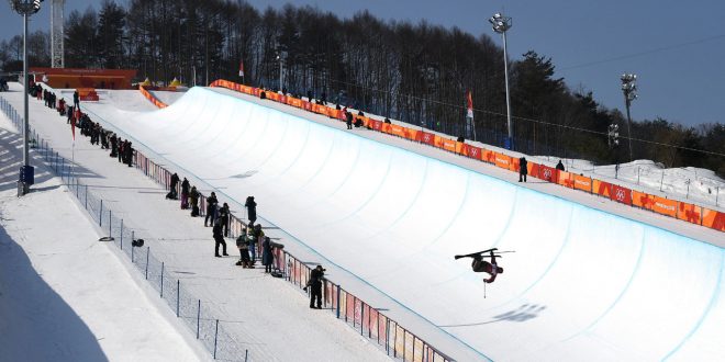 Ski Halfpipe