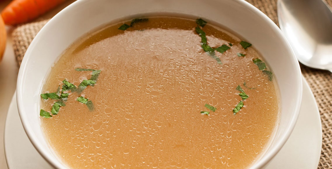 آب سوپ مرغ کلاسیک